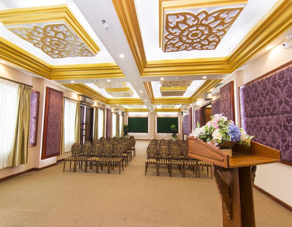 Phnom Penh Era Hotel Esterno foto