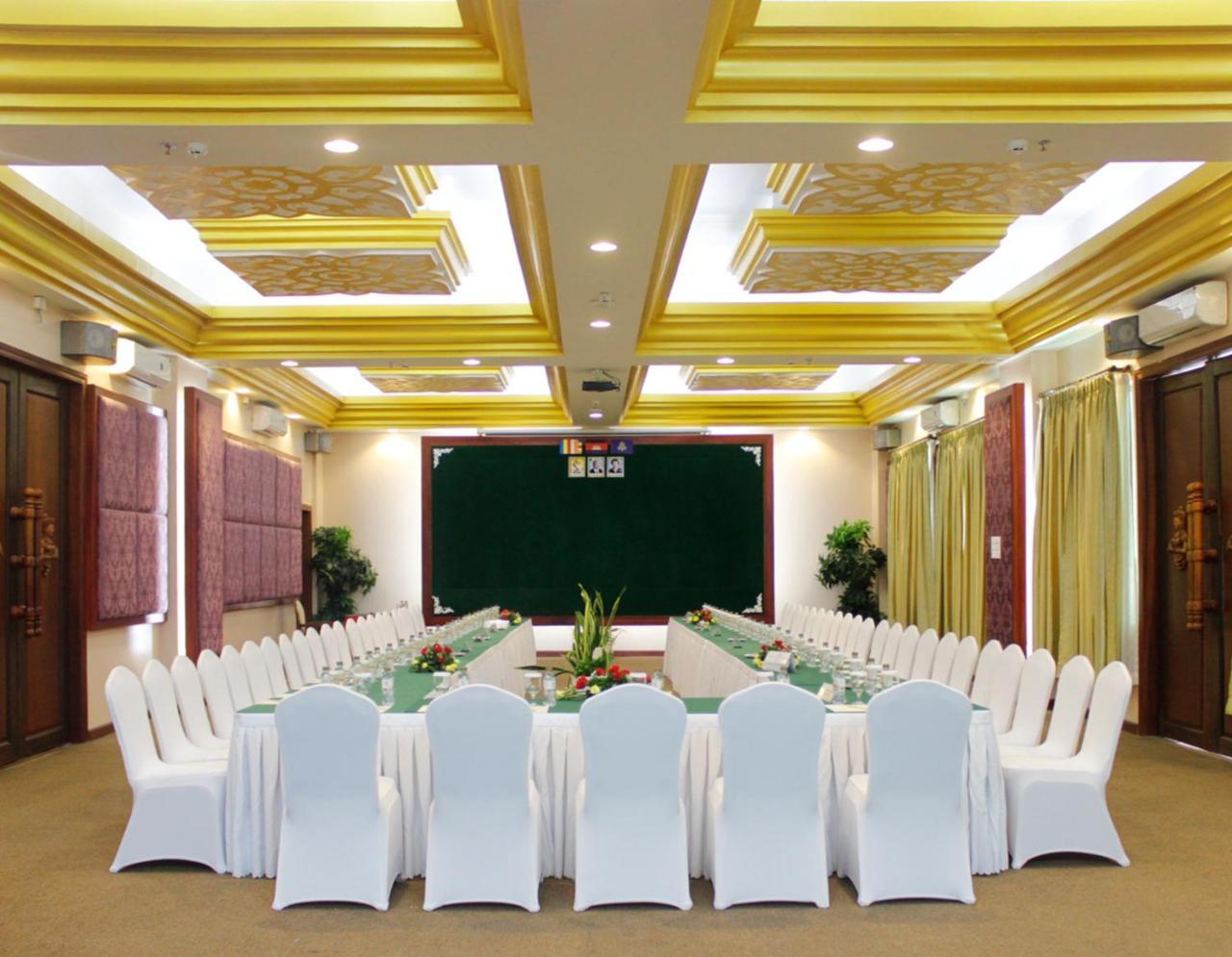 Phnom Penh Era Hotel Esterno foto